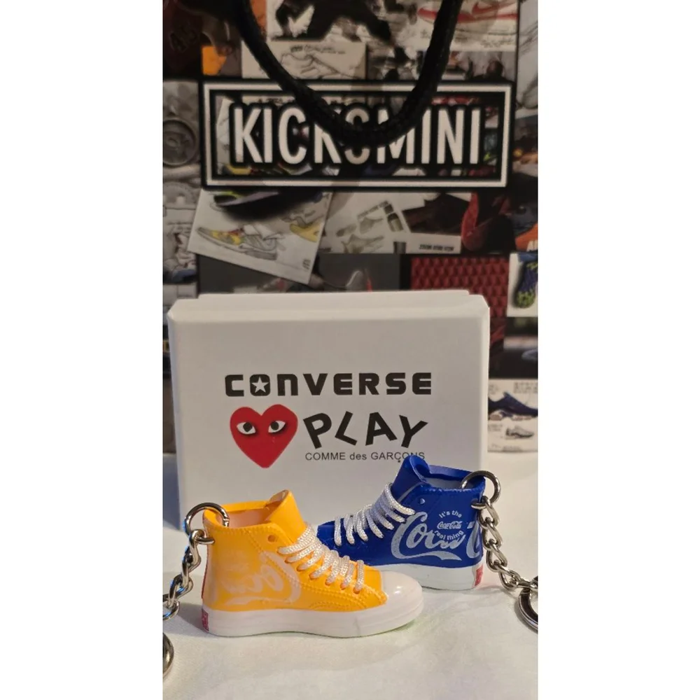 Unisex Sneaker Keychain Set with Box and Bag One Size Yellow Blue